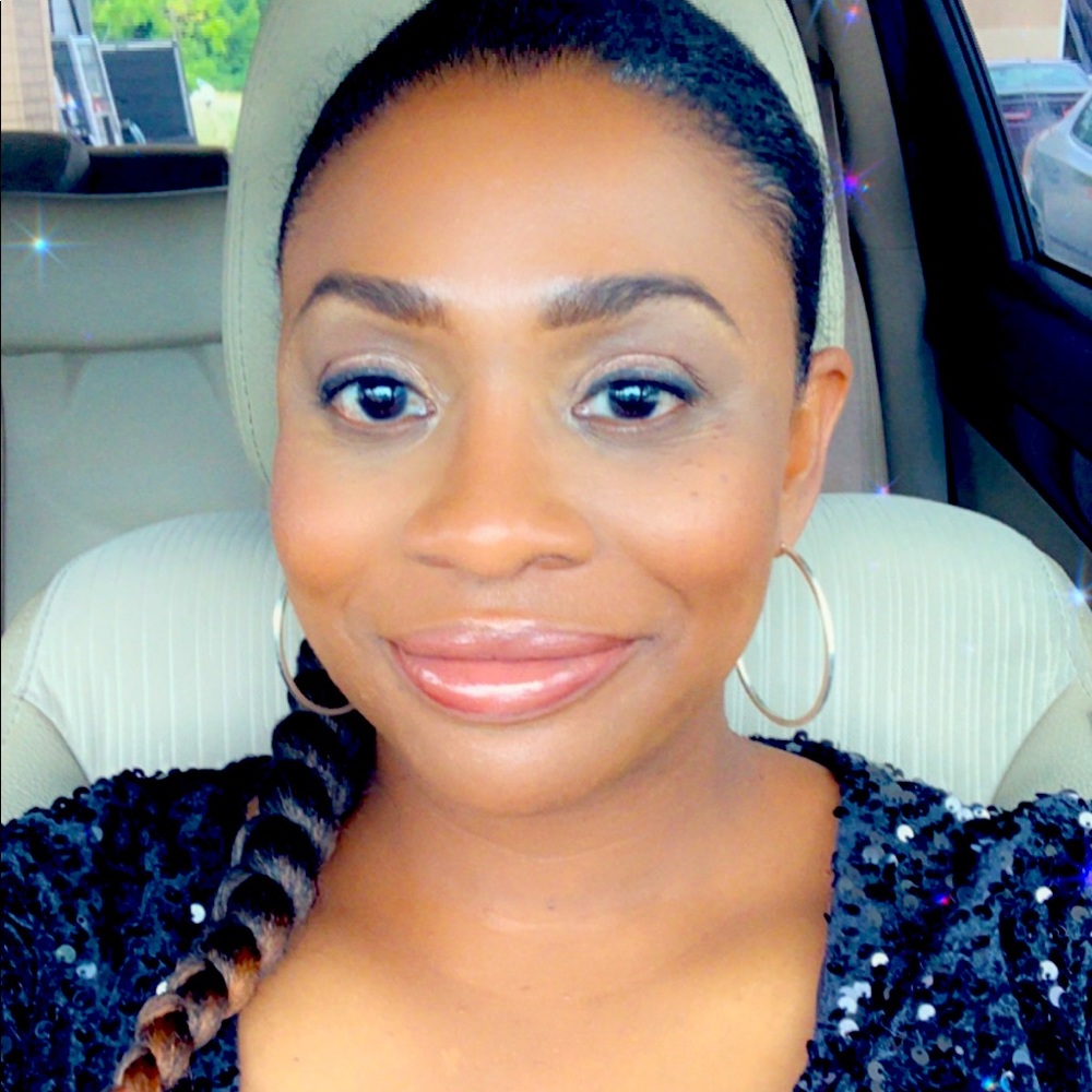 Meet your Posher, Ayanna